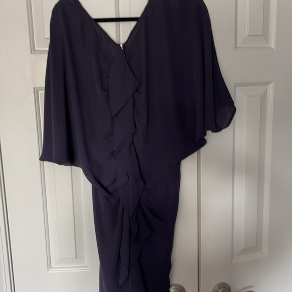 Rare find knot front Belle sleeve ruffle back zip - Picture 4 of 8